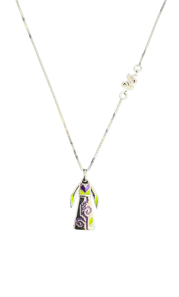 silver necklace 1